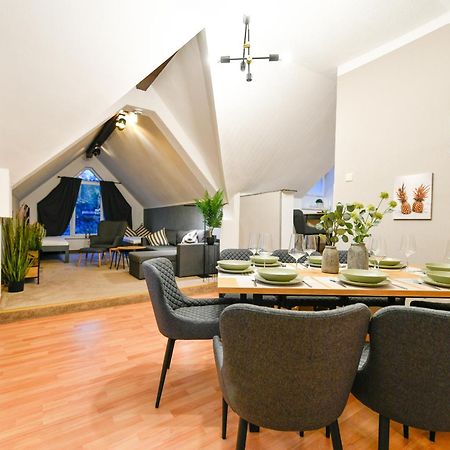 Grosses Spree Apartment, 3 Schlafzimmer Bis 10 Personen, 4X Kfz Parkplatz, Terrasse, Waschtrockner, Wlan, Netflix Cottbus Eksteriør bilde