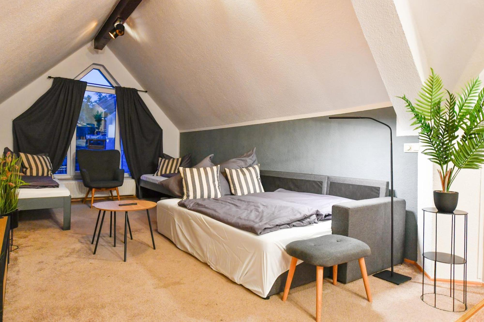 Grosses Spree Apartment, 3 Schlafzimmer Bis 10 Personen, 4X Kfz Parkplatz, Terrasse, Waschtrockner, Wlan, Netflix Cottbus Eksteriør bilde
