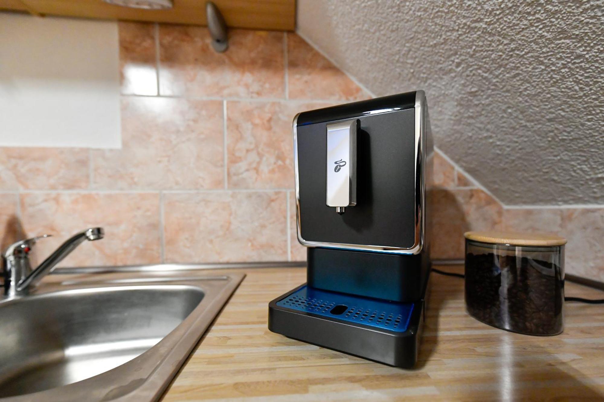 Grosses Spree Apartment, 3 Schlafzimmer Bis 10 Personen, 4X Kfz Parkplatz, Terrasse, Waschtrockner, Wlan, Netflix Cottbus Eksteriør bilde