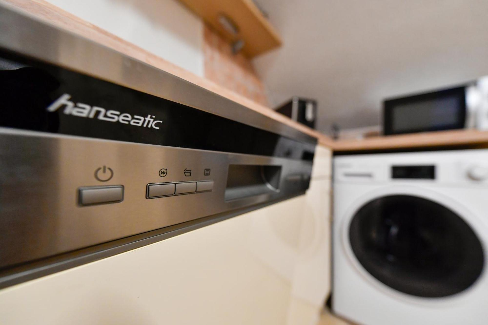 Grosses Spree Apartment, 3 Schlafzimmer Bis 10 Personen, 4X Kfz Parkplatz, Terrasse, Waschtrockner, Wlan, Netflix Cottbus Eksteriør bilde