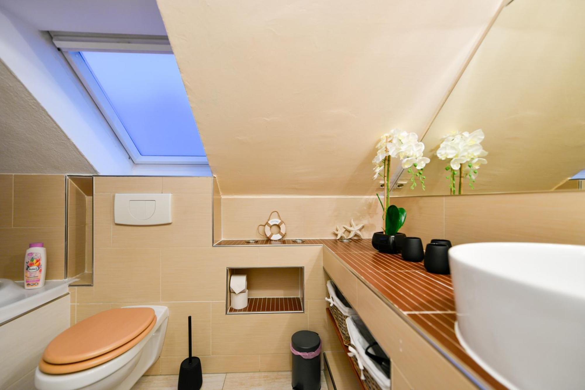 Grosses Spree Apartment, 3 Schlafzimmer Bis 10 Personen, 4X Kfz Parkplatz, Terrasse, Waschtrockner, Wlan, Netflix Cottbus Eksteriør bilde