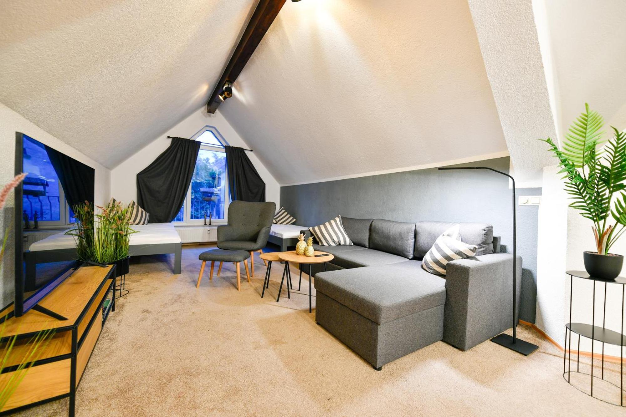 Grosses Spree Apartment, 3 Schlafzimmer Bis 10 Personen, 4X Kfz Parkplatz, Terrasse, Waschtrockner, Wlan, Netflix Cottbus Eksteriør bilde