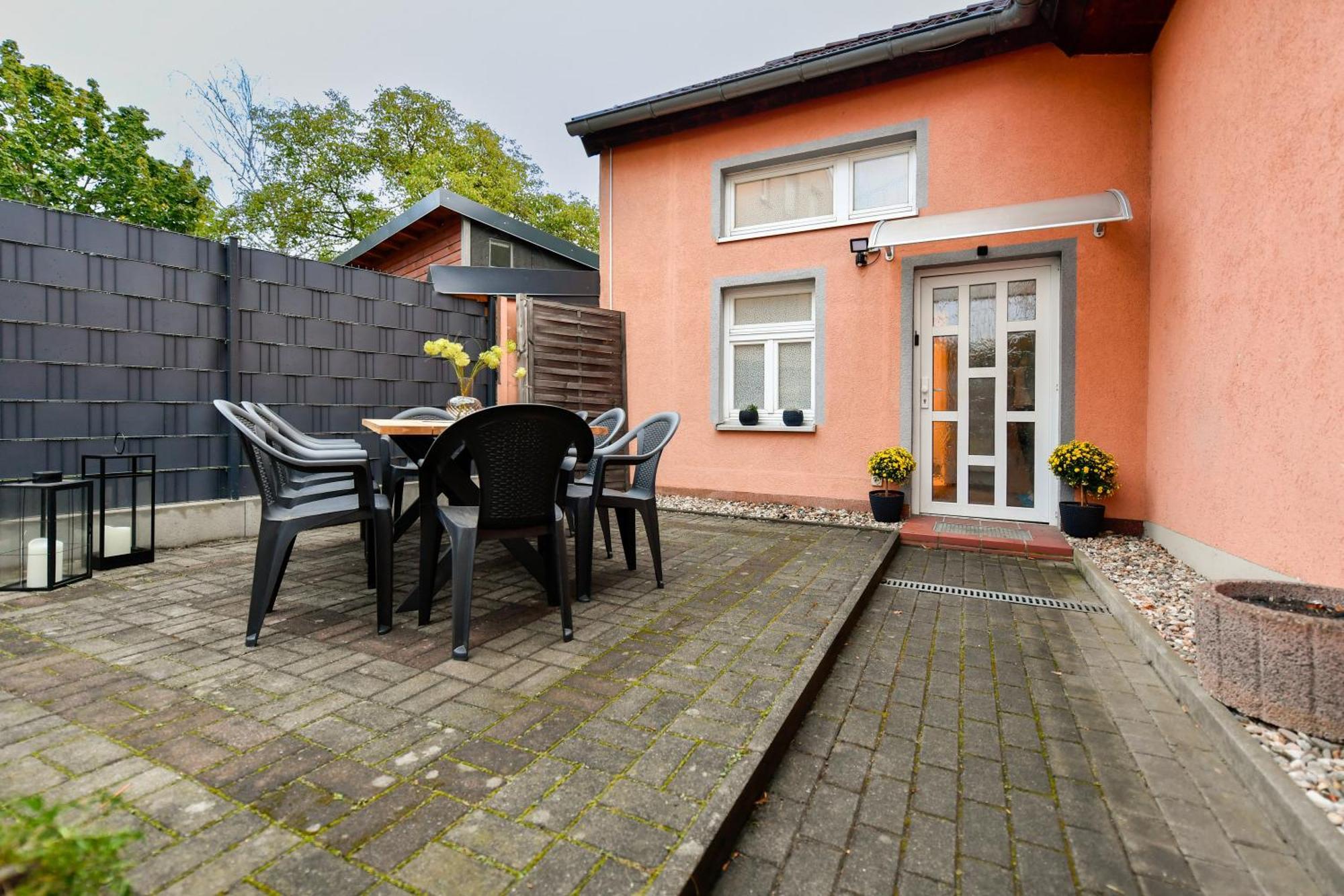 Grosses Spree Apartment, 3 Schlafzimmer Bis 10 Personen, 4X Kfz Parkplatz, Terrasse, Waschtrockner, Wlan, Netflix Cottbus Eksteriør bilde